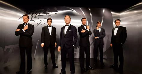 Six James Bond actors meet in the same room for the first time - Mirror ...