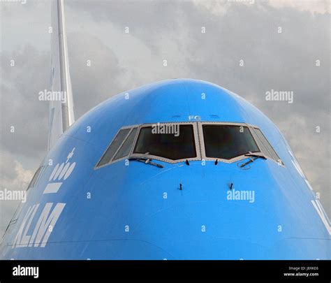 Boeing 747 jumbo KLM airplane cockpit Stock Photo - Alamy