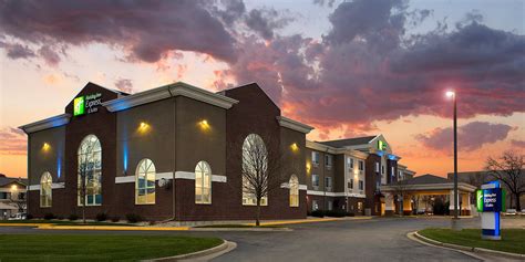 Holiday Inn Express & Suites Brookings Hotel by IHG