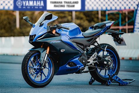 Yamaha YZF-R15 2023 ra mắt tại Việt Nam, giá đắt hơn Honda CBR150R