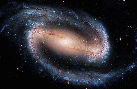 zoom sur la galaxie par le télescope Hubble | Hubble space telescope ...