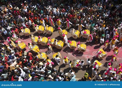 Dhol Tasha Pathak With Crowd Celebrating Ganapati Festival, Pune ...