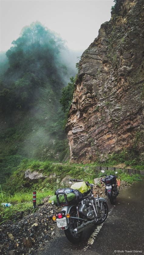 Bikes Travel Hills Fog 4K Ultra HD Mobile Phone Wallpaper | Bike trips ...