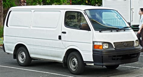 Toyota HiAce 1989–2004 | Aerpro