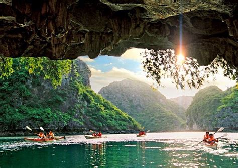 Giá vé chèo thuyền kayaking ở Vịnh Hạ Long | Tourdulichhalonggiare.com