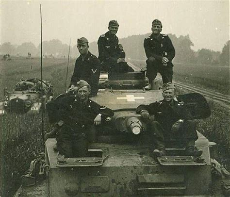 Panzer crew posing for the camera. | Ricky 1971. | Flickr German ...