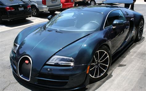 Bugatti Veyron Super Sport Gets a Rubdown - Motor Trend