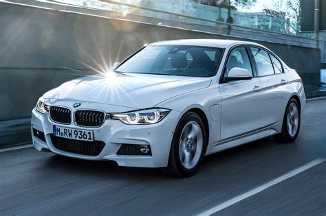 BMW 3-series 330e (2016) plug-in hybrid review | CAR Magazine