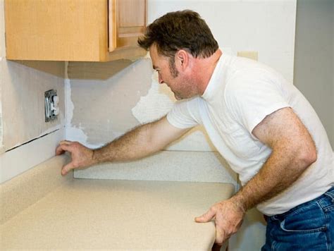 How to Repair Laminate Countertops: A DIY Guide | HomeTips