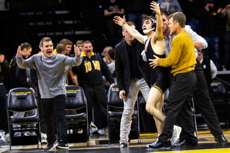 Wrestling: Austin DeSanto notches huge win as Iowa rolls over Rutgers