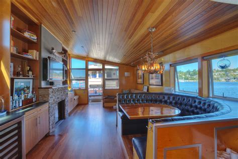 Beautiful Lake Union houseboat interior - Allison #3. | Boat house ...