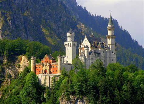 Disney Wordless Wednesday ~ Cinderella's Castle vs Neuschwanstein ...