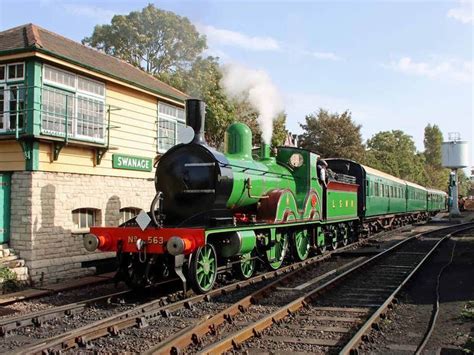 Victorian steam locomotive hauls first train in 78 years | Guernsey Press