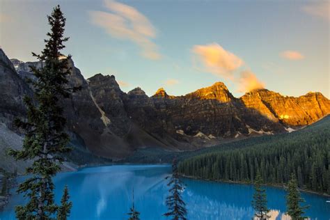 Sunrise at Moraine Lake – A Spiritual Experience - Zen and the Fishbowl