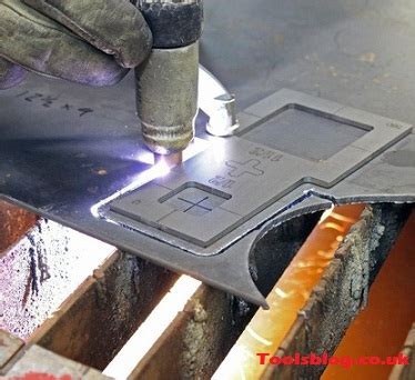 How To Use A Plasma Cutter? Tips And Tricks - Tools Blog