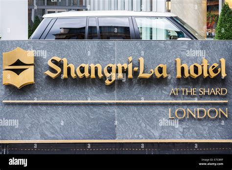 Shangri-La hotel The Shard - London Stock Photo - Alamy