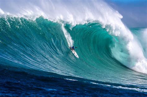 Jaws: interesting facts about Maui's big wave surfing break