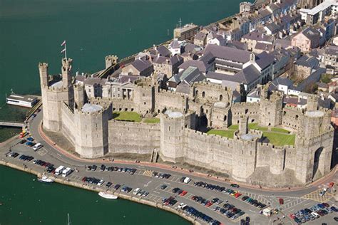 Caernarfon Castle - North Wales | Caernarfon.com