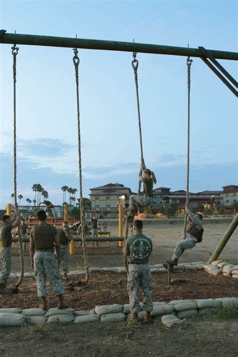 DVIDS - Images - Marines tackle obstacle course [Image 3 of 5]