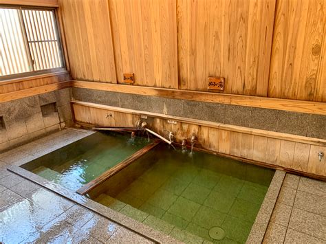 Japanese Onsen Etiquette: Beginner's Guide to Bathing Like a Pro