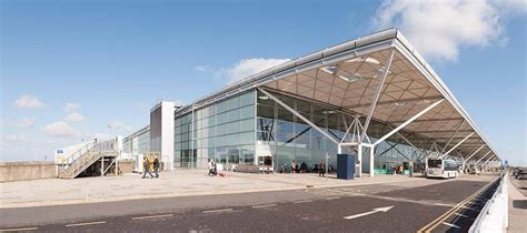 Stansted Airport - Parking, Hotels, Lounges, Guide, Information | APH