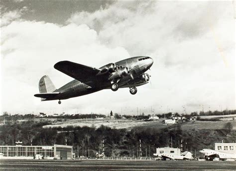 Historic Boeing 307 Stratoliner ditches into Elliott Bay on March 28 ...