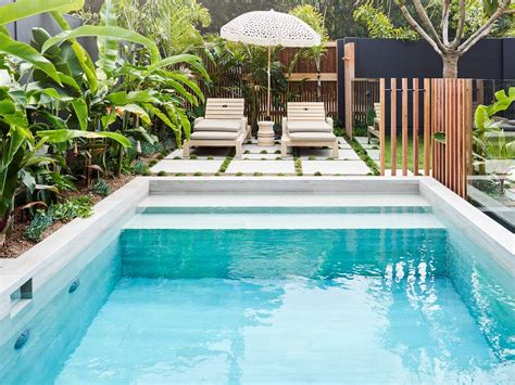 6 Pool Landscaping Ideas for your Dream Pool Area | ModularWalls