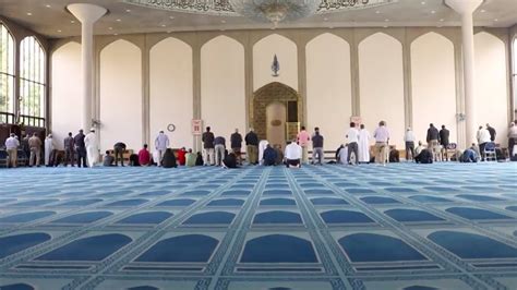 Inside The London Central Mosque In Regent's Park At Prayer Time ...