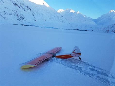 Plane broke through the ice during a glacier landing : r/Wellthatsucks