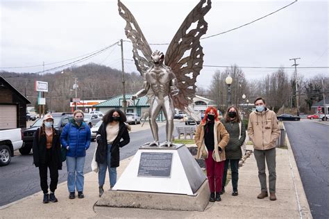 Journalism students walk in paths of area traumatic events as part of ...