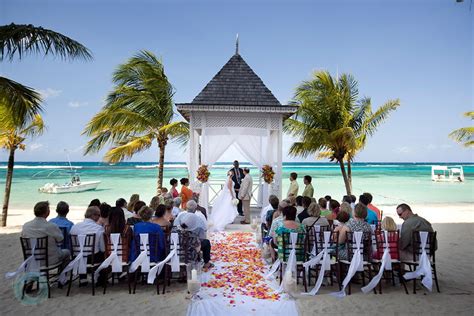 Riu Ocho Rios Wedding | Liz Moore Destination Weddings