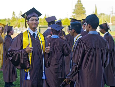 2014 Yuba City High graduation | Photo Gallery | appeal-democrat.com