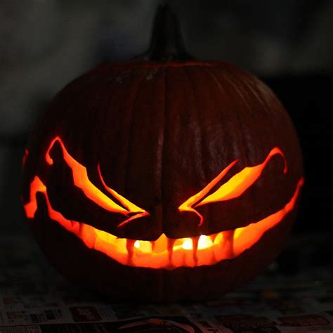 Jack-o-lanterns | Scary pumpkin carving, Amazing pumpkin carving ...