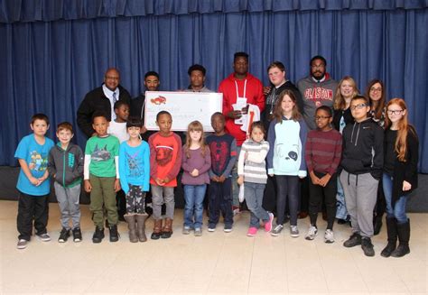 Glasgow football players promote literacy at Brader Elementary | News ...