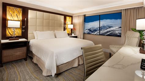 North & West Wing Standard King Room | Peppermill Resort Hotel, Reno