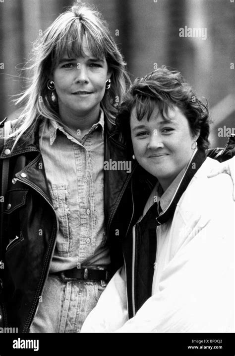 LINDA ROBSON & PAULINE QUIRKE BIRDS OF A FEATHER (1989 Stock Photo ...