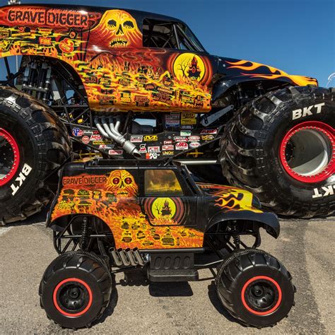 Monster Jam Grave Digger, 24V Battery Ride On, Ages 3+, 5MPH Max Speed ...