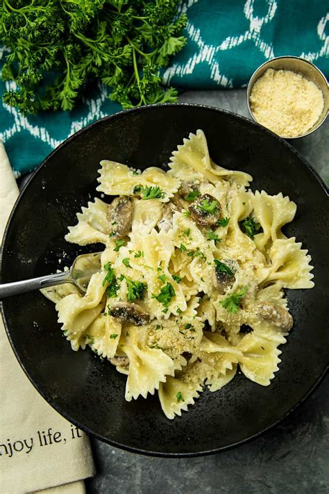 Mushroom Farfalle Pasta with Garlic, Herbs – Must Love Home