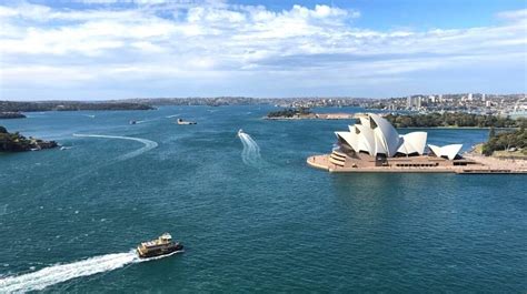 5 Best Sydney Harbour Cruises (Lunch and Dinner)