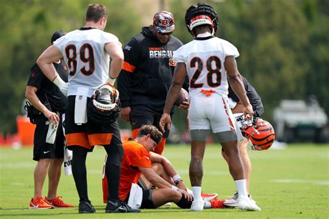 Joe Burrow’s calf strain: Bengals’ locker room reactions and timeline ...