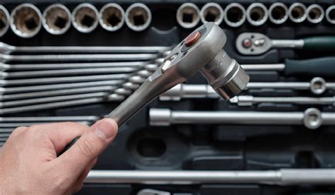 10 Useful Tools Every Car Mechanic Should Have at All Times - Old Cars ...