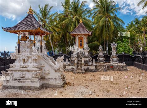 Small Hindu Temple, Nusa penida island, Bali Indonesia Stock Photo - Alamy