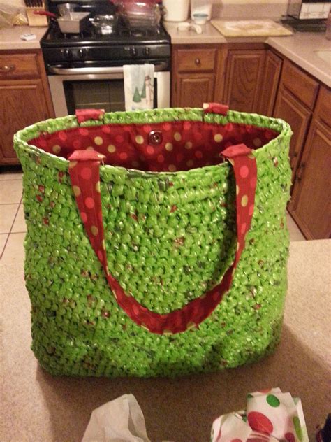 Amanda's plarn flat bottomed crochet bag with fabric liner and magnetic ...