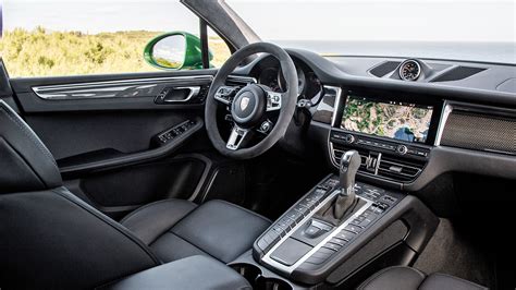 Porsche Macan 2019 S Interior Car Photos - Overdrive