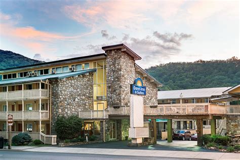 Days Inn & Suites by Wyndham Downtown Gatlinburg Parkway | Gatlinburg ...