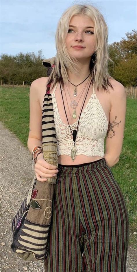 Aesthetic Outfits for Early 2022 🤎 in 2022 | Hippie outfits, Earthy ...