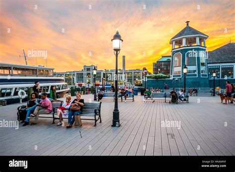 Old Town Alexandria, Virginia waterfront Stock Photo - Alamy