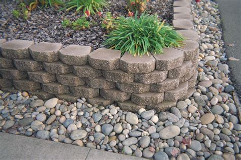 Keystone Garden Wall® | Keystone Walls - corner | Landscaping retaining ...