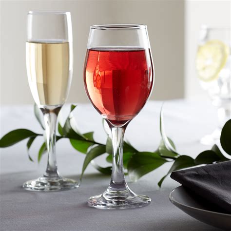 Types Of Wine Glasses : Types of Wine Glasses: Wine Glass Guide | Crate ...