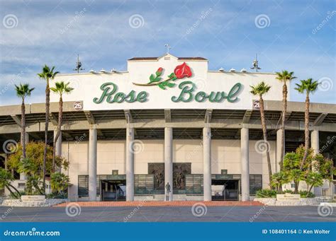 The Rose Bowl Stadium Exterior and Logo Editorial Stock Image - Image ...